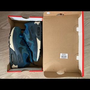 Nike AirMax Size 6 W